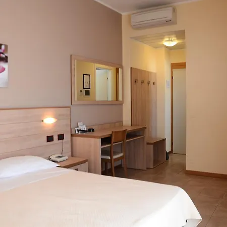 Hotel Mirage 3*