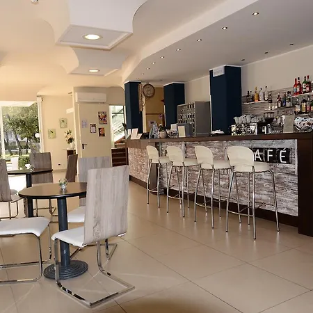 Mirage Otel 3*